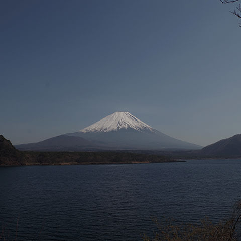 本栖湖の、二つ岩